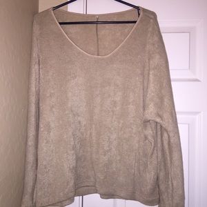 Boutique pullover sweater